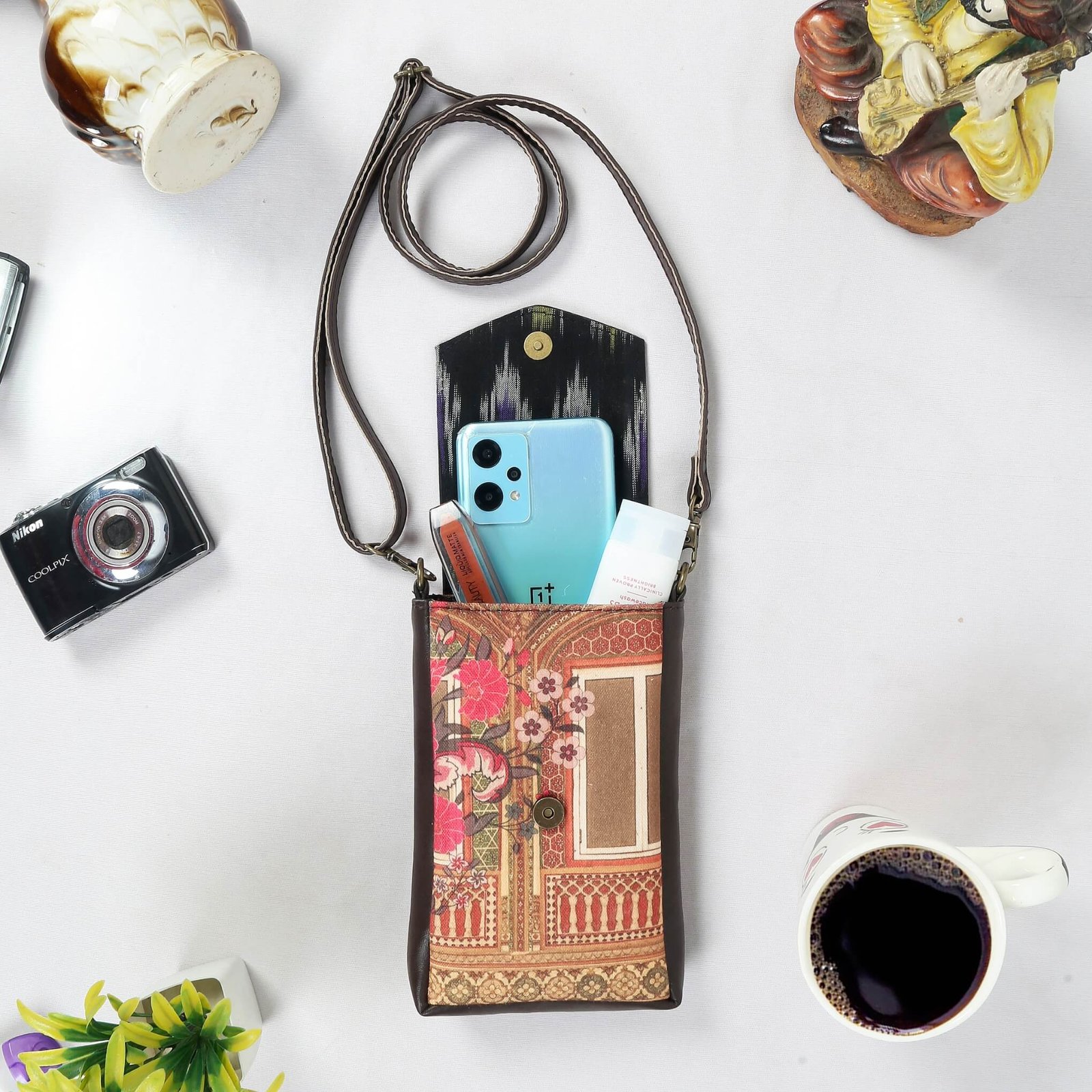 Haveli Design Sling Pouch for Phone
